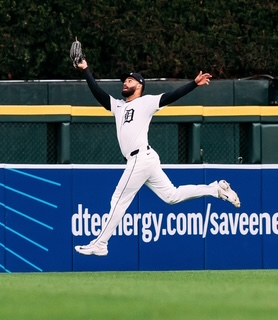 Tigers left fielder Riley Greene